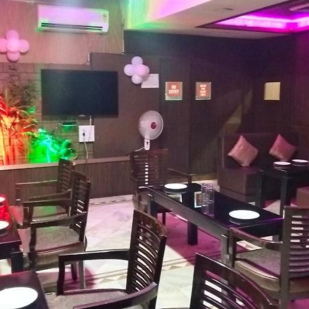 Rass Hotel Kanpur Extérieur photo