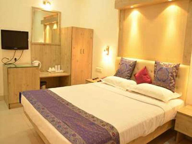 Rass Hotel Kanpur Extérieur photo