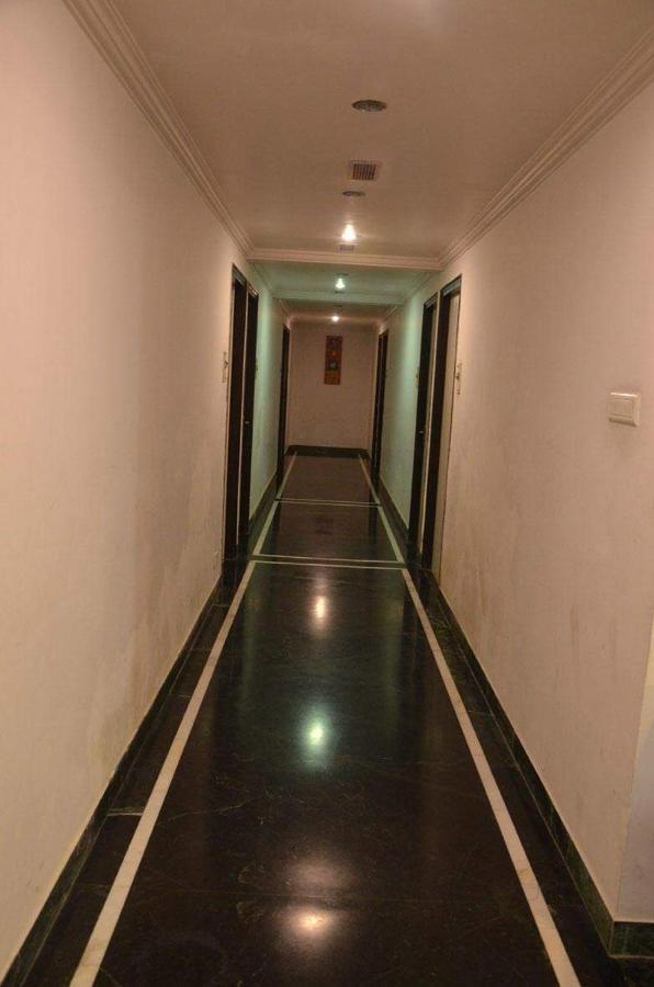 Rass Hotel Kanpur Extérieur photo