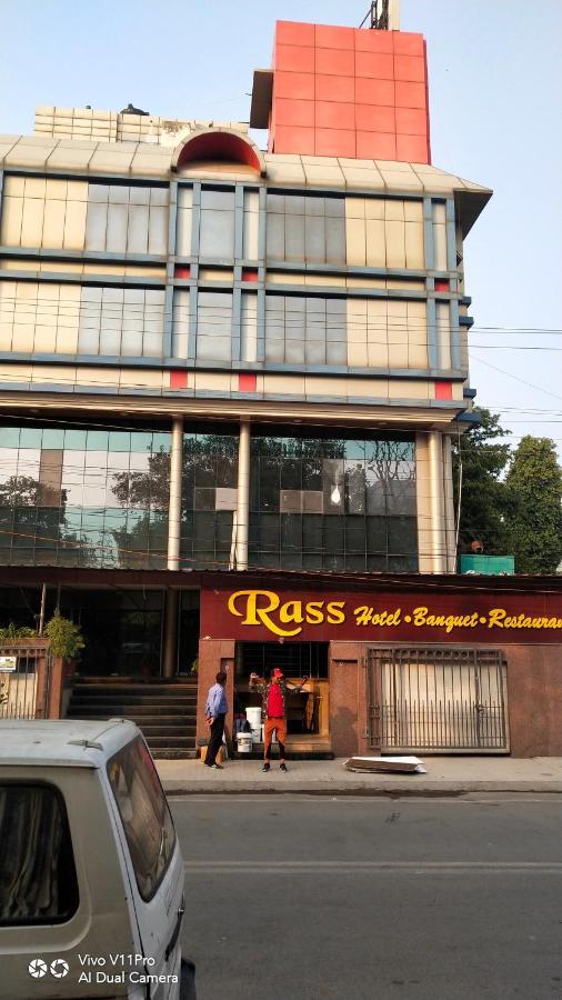 Rass Hotel Kanpur Extérieur photo