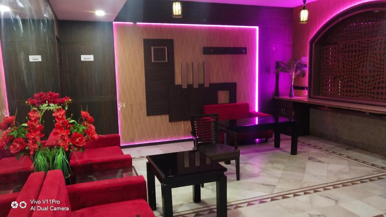 Rass Hotel Kanpur Extérieur photo