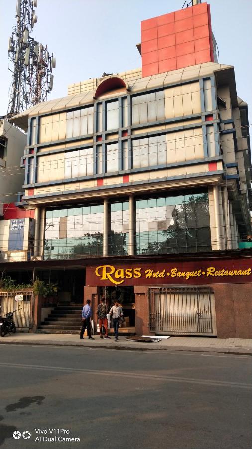 Rass Hotel Kanpur Extérieur photo
