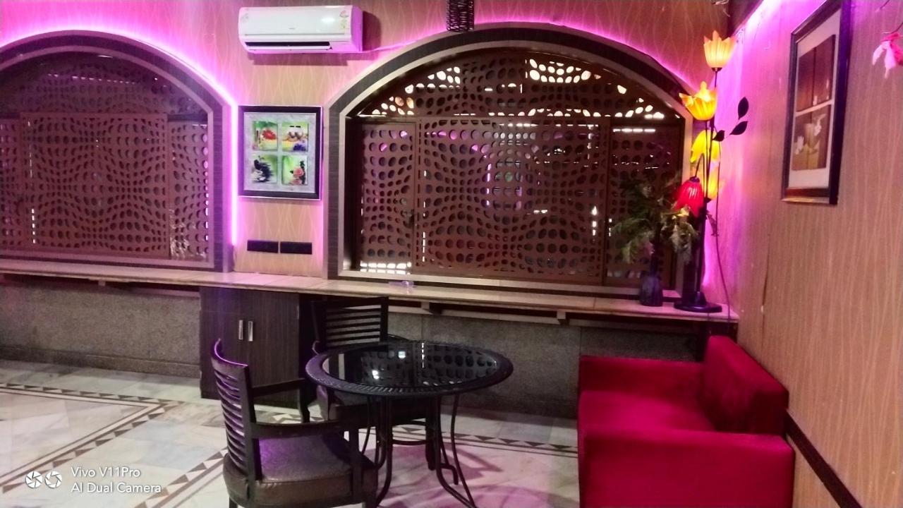 Rass Hotel Kanpur Extérieur photo