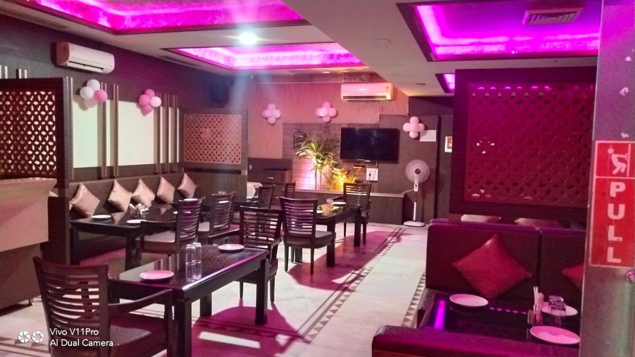 Rass Hotel Kanpur Extérieur photo