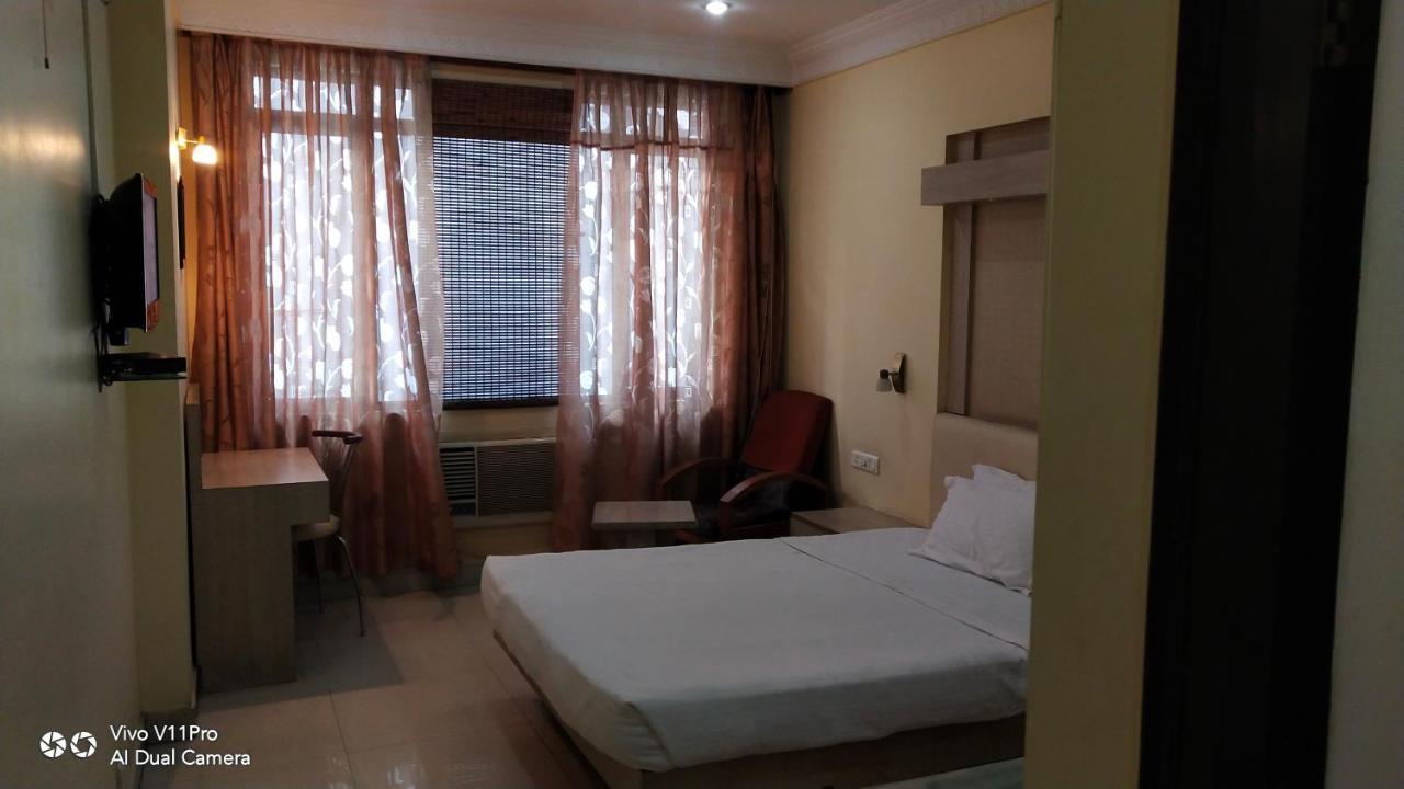 Rass Hotel Kanpur Extérieur photo