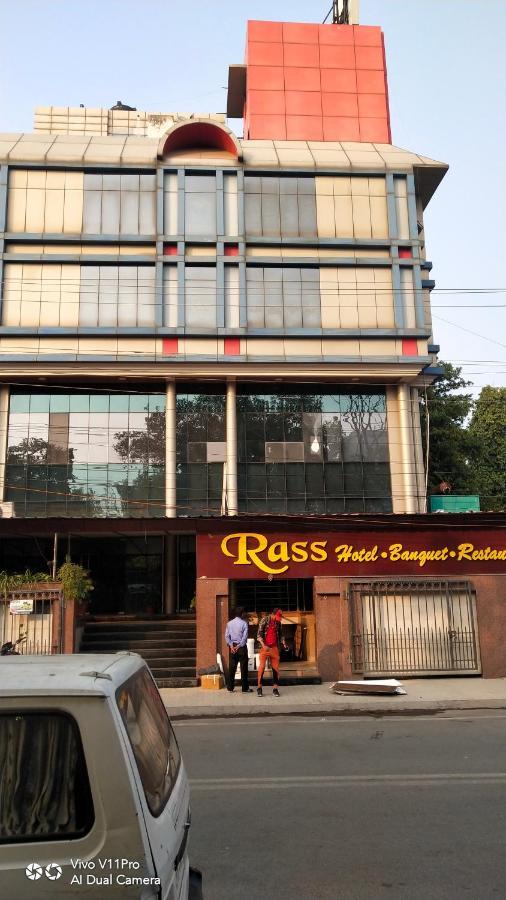 Rass Hotel Kanpur Extérieur photo