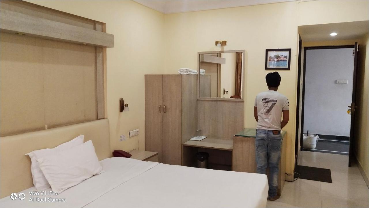 Rass Hotel Kanpur Extérieur photo
